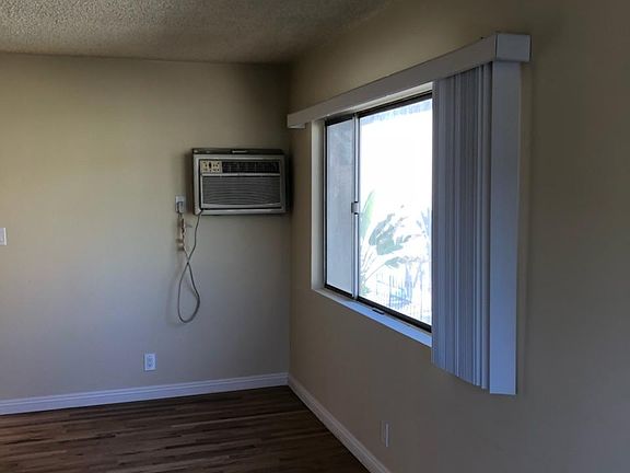 3rd image of 415 Naranja Dr APT C