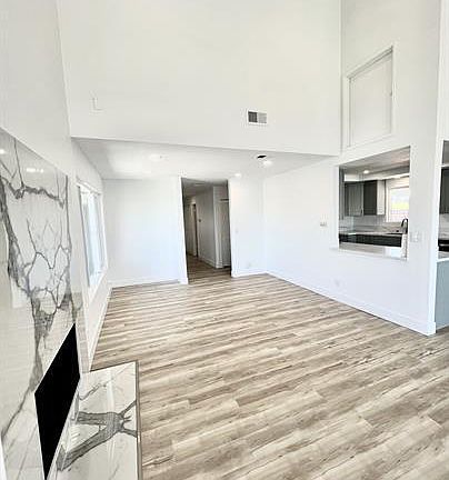 5th image of 2535 Jefferson St APT 15