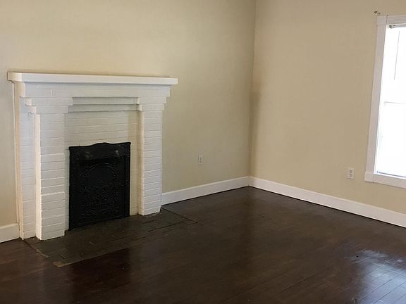 2nd image of 217 W Avenue D