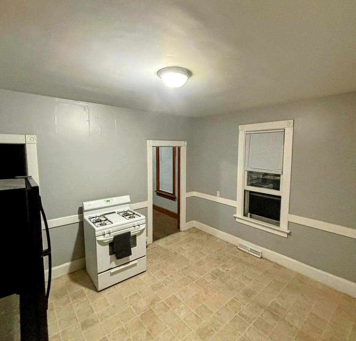 3 bed, 1058 sqft, $1,200 — Photo 4