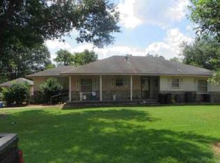 415 N Hunt St, Bellville, TX 77418
