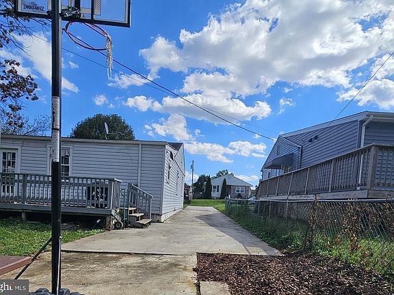 5th image of 1714 Langley Rd