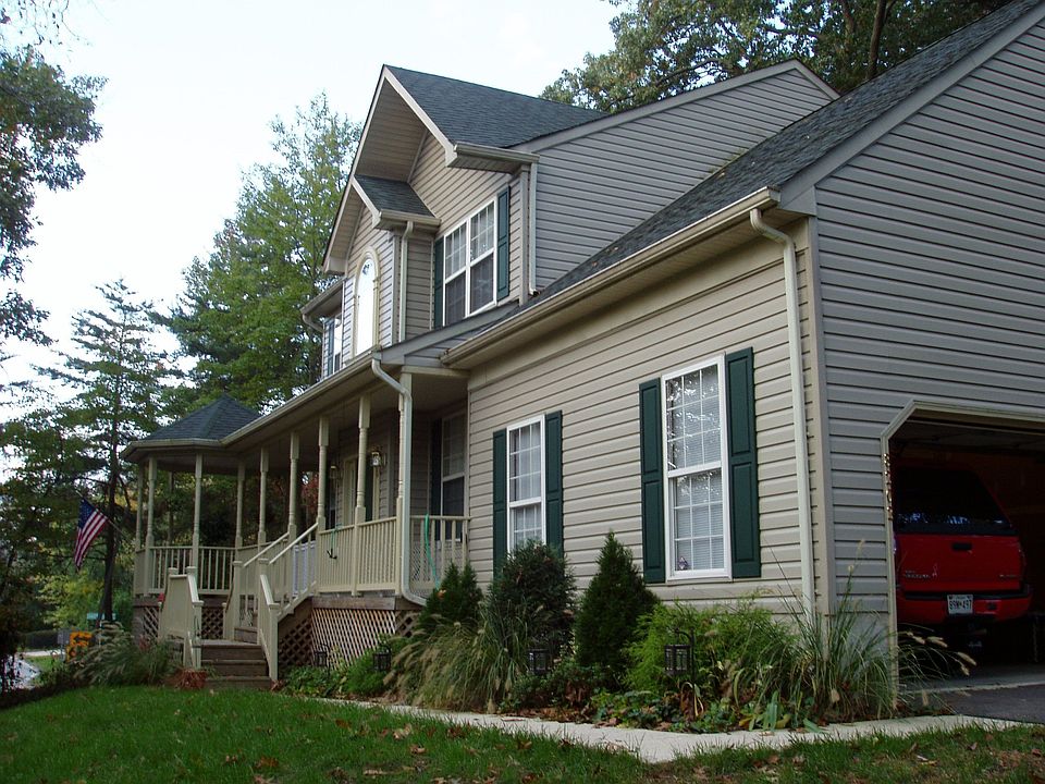 1st image of 8202 Connors Ln