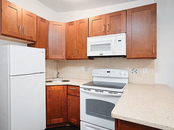 4th image of 94A Greenwich St #3R
