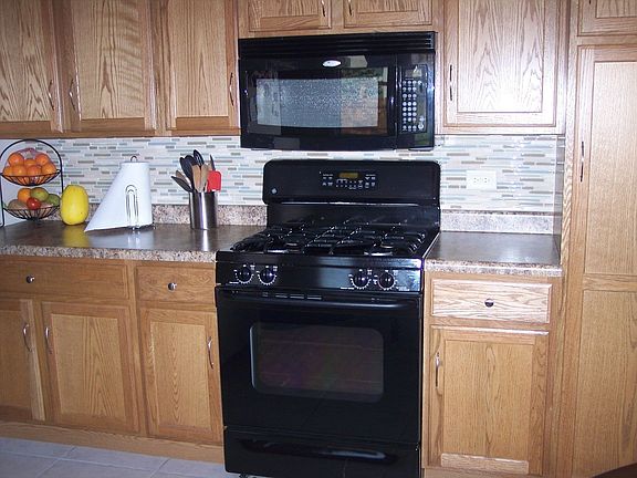 4th image of 10086 Northcote Ct
