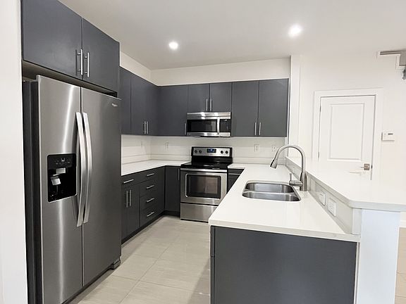 2nd image of 430 SE 16th St #1