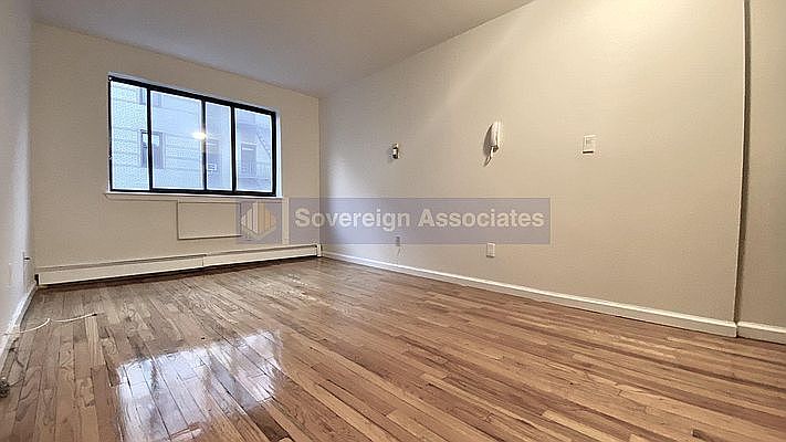 1st image of 30 Cooper St #2B