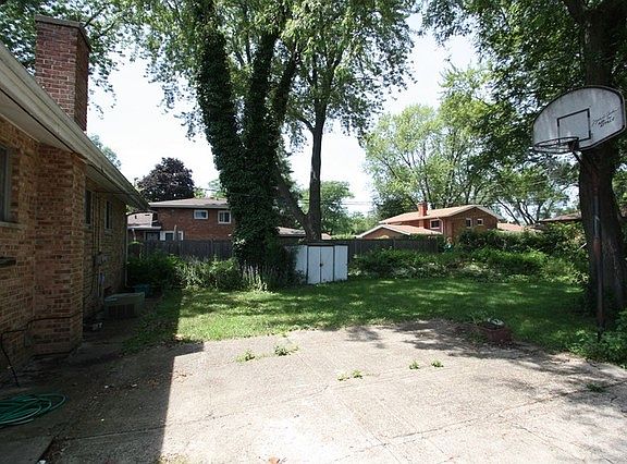 5th image of 2310 Greenfield Dr