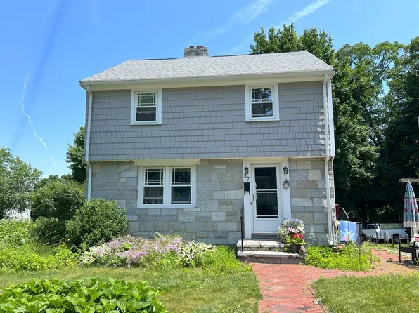 37 Beacon St, Melrose, MA 02176