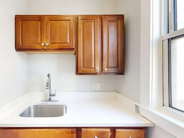 17 Morris St #2 — Photo 8
