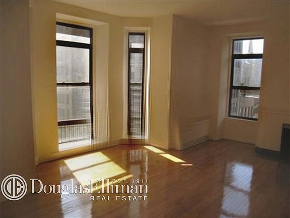 2nd image of 121 Madison Ave APT 6B