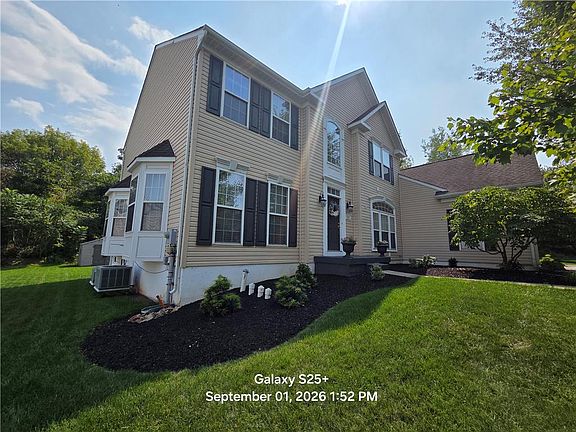 3rd image of 138 Clover Hollow Rd