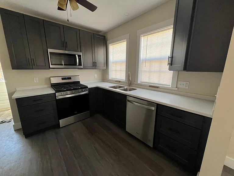 2402 Raspberry St #1 — Photo 21
