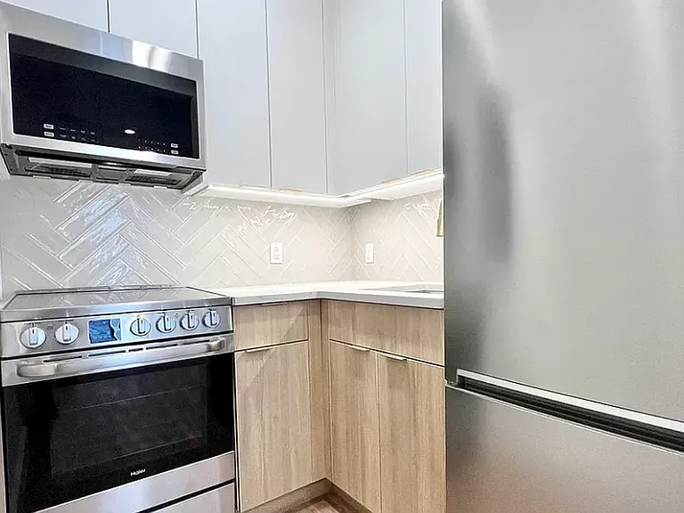 322 E 93rd St #4A — Photo 5