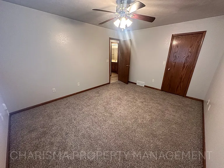 DBK Brandon Townhomes — Photo 28