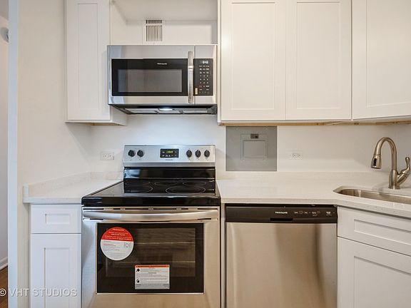 3rd image of 1440 N Lake Shore Dr APT 25F