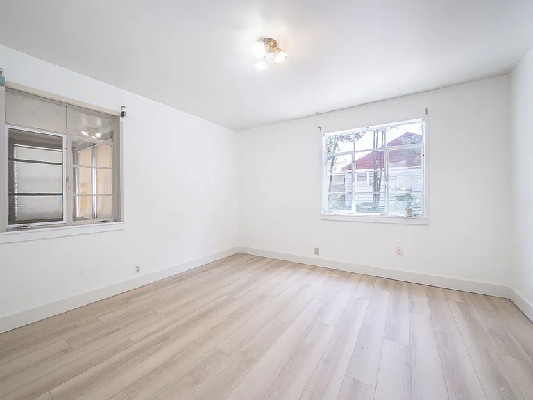 608 S Bluff Ave — Photo 16