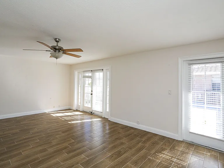 2102 Alamanda Dr #Penthouse B — Photo 13