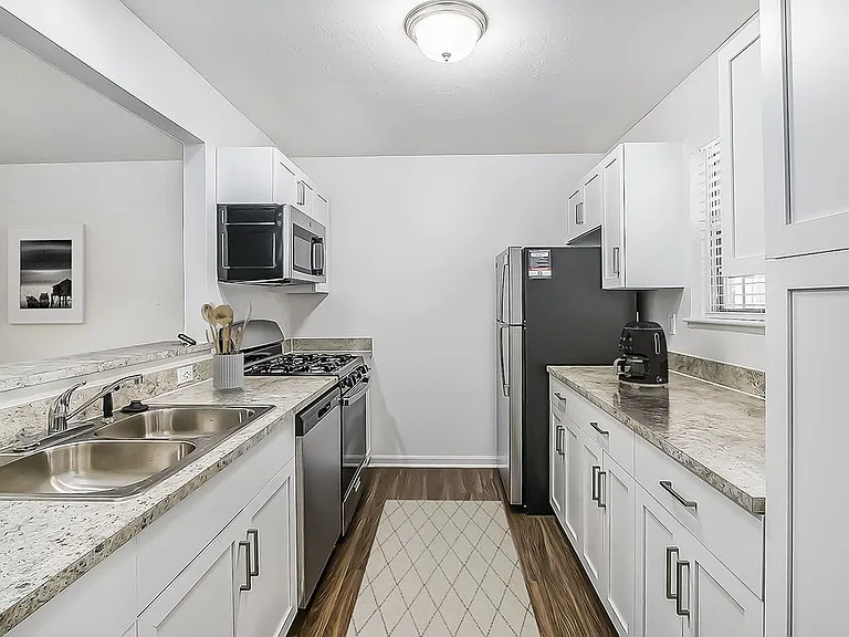 Gull Prairie/Gull Run Apartments and Townhomes — Photo 46
