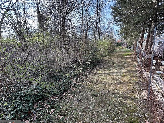2nd image of 6418 Columbia Pike