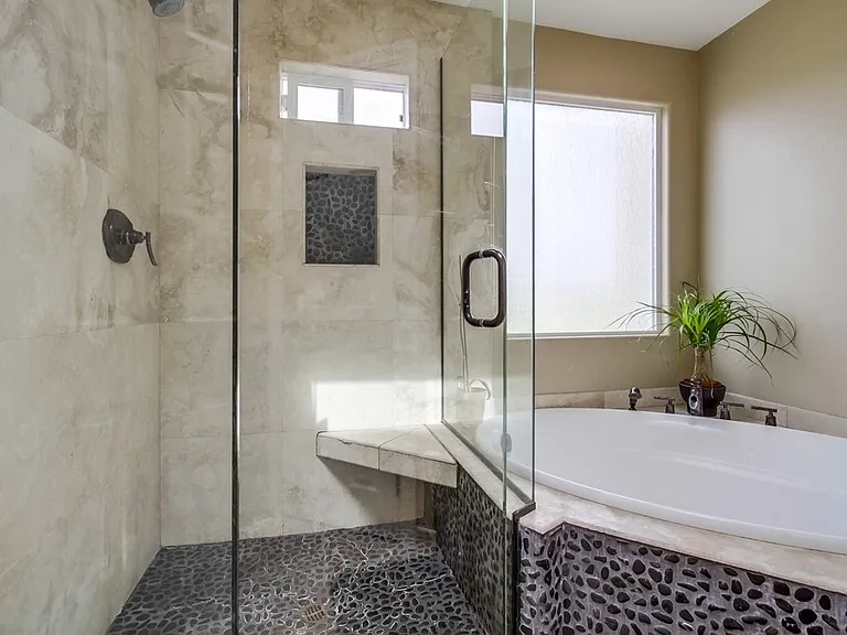 3991 Honeycutt St — Photo 3