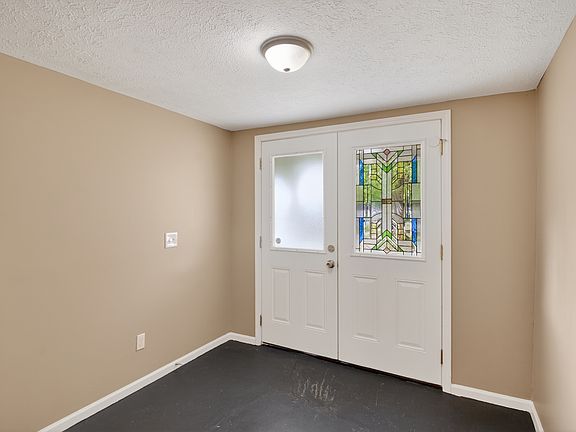 3rd image of 616 W 39th St