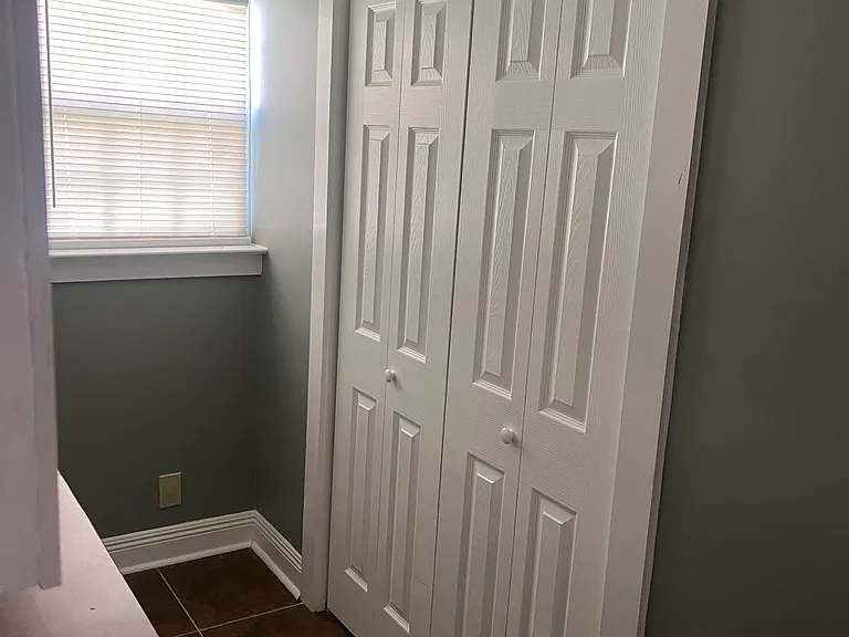 1421 Texas Ave — Photo 8
