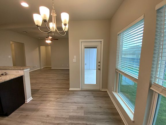 5th image of 4721 Highmont Dr