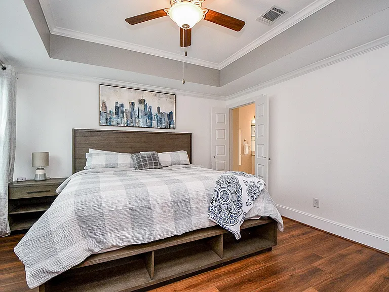 4604 Chartres St — Photo 9