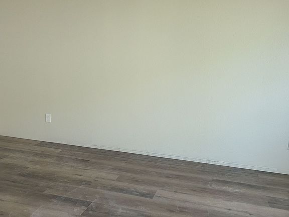 5th image of 1416 S Skyline Dr