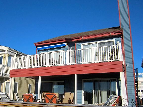 2nd image of 2918 Wesley Ave #1