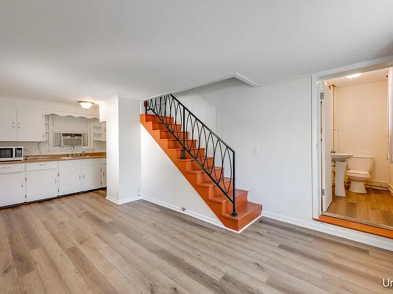 103 Forsythe St #B — Photo 8