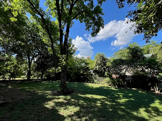 Loyola Ln — Photo 13