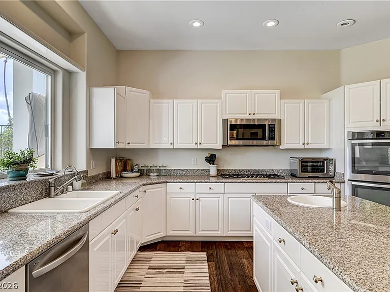 8901 Robinson Ridge Dr — Photo 29