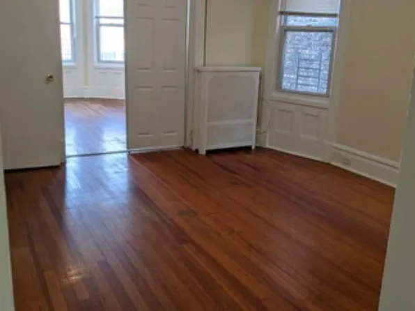 239 Bayview Avenue image 8 of 20