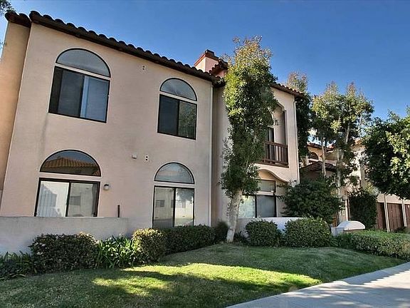 12 unit condo complex
