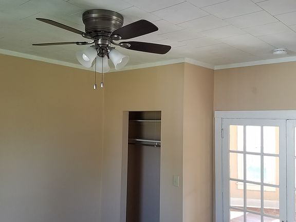 5th image of 1467 E Losey St