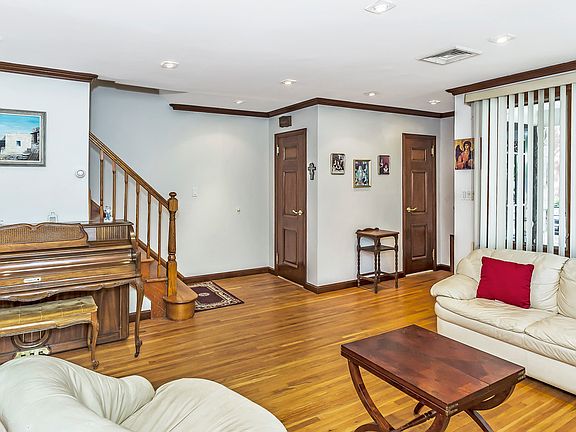 4th image of 6458 218th St