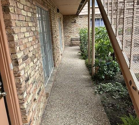 3rd image of 812 Marshall St APT 3