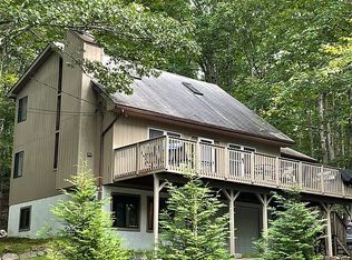 6151 Decker Rd, Bushkill, PA 18324