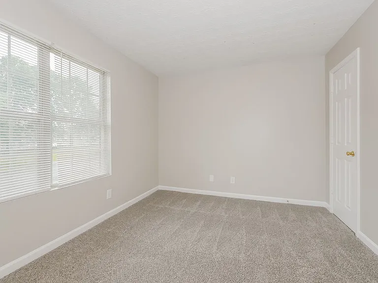1974 Oak Terrace Dr SE — Photo 12