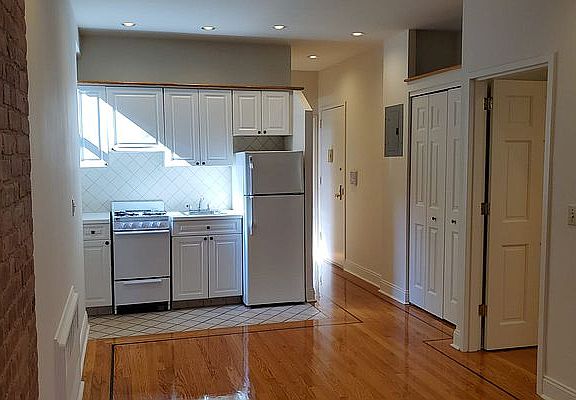 2nd image of 362 Broome St APT 42