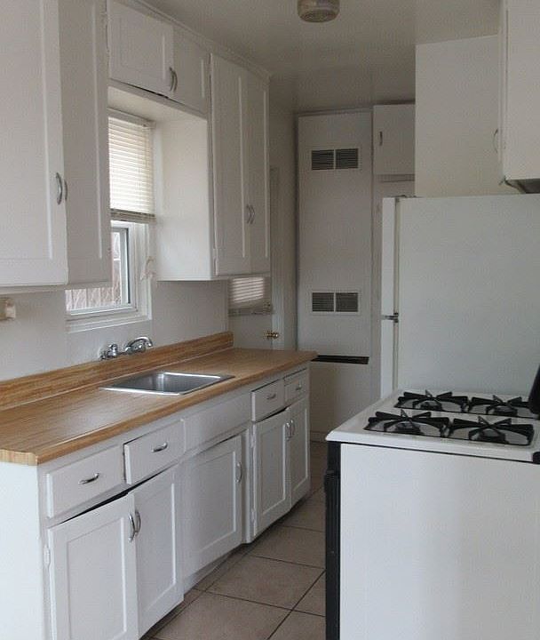 2nd image of 3529-31 Marlborough Ave