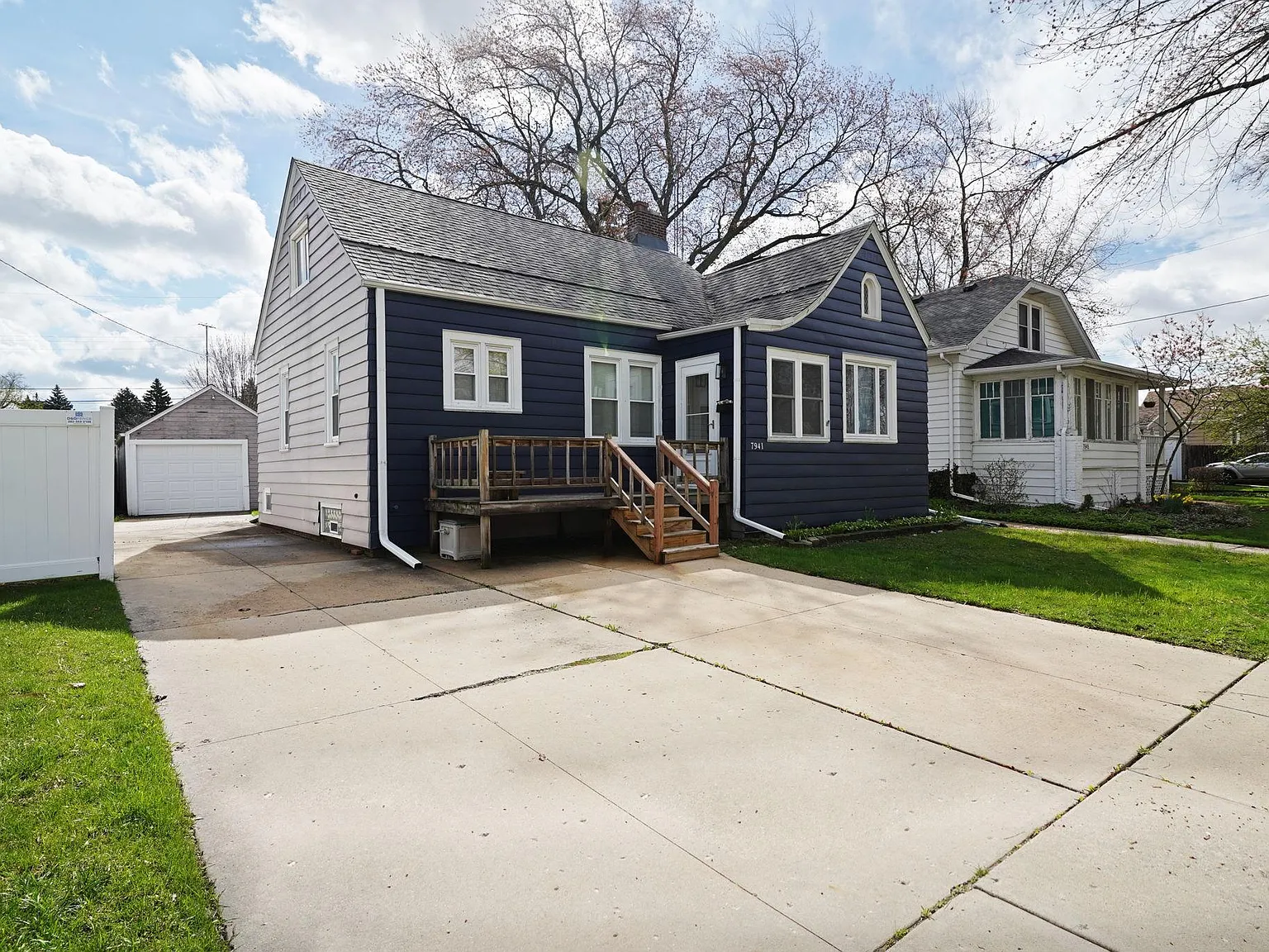 3 bed, 1400 sqft, $2,000 — Photo 2