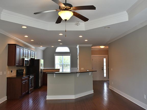 4th image of 2734 Amsterdam Ln #15