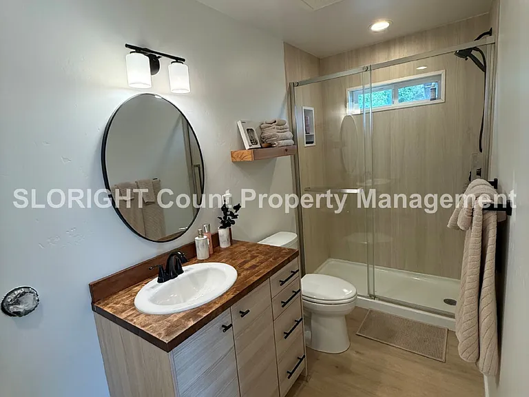 1156 Market Ave #A — Photo 5
