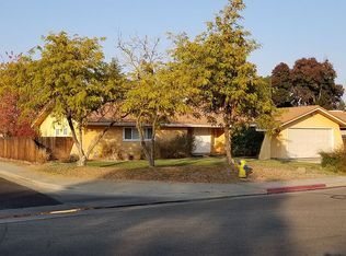 1061 Sierra Ave, Clovis, CA 93612