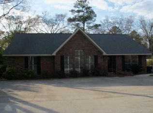 374 Creekside Dr, Leesburg, GA 31763