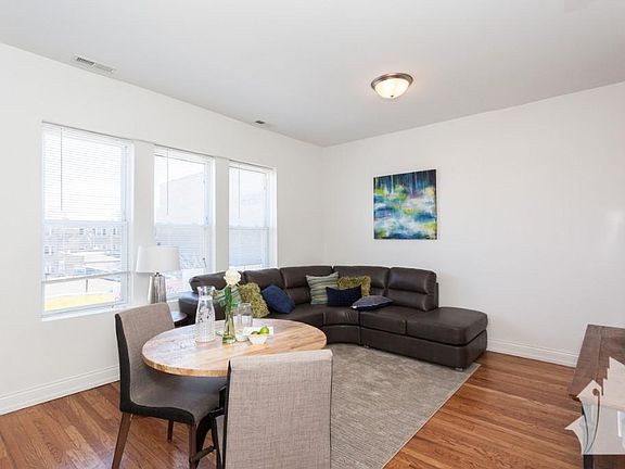 4th image of 4905 W Cuyler Ave