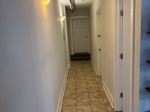 4th image of 542 W Arlington Pl